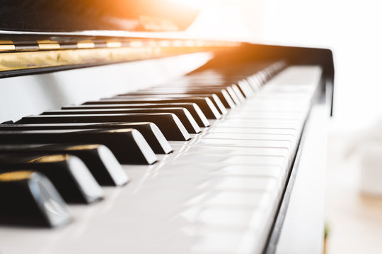 Piano Accompanists Available  supporting thumb